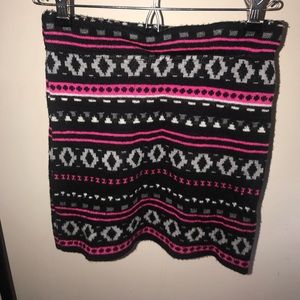 3/$15 Patterned mini skirt